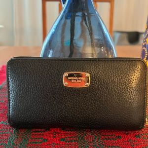 Large Michael Kors wallet & change purse